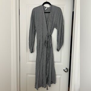 Scanlan Theodore size SM checked wrap dress. Beauti shape, barely worn.